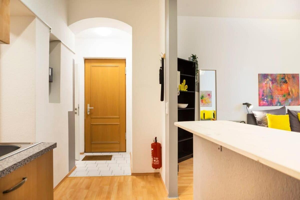 Cozy 2 Room Apartment Next To Hermannstrasse Berlin Exteriör bild